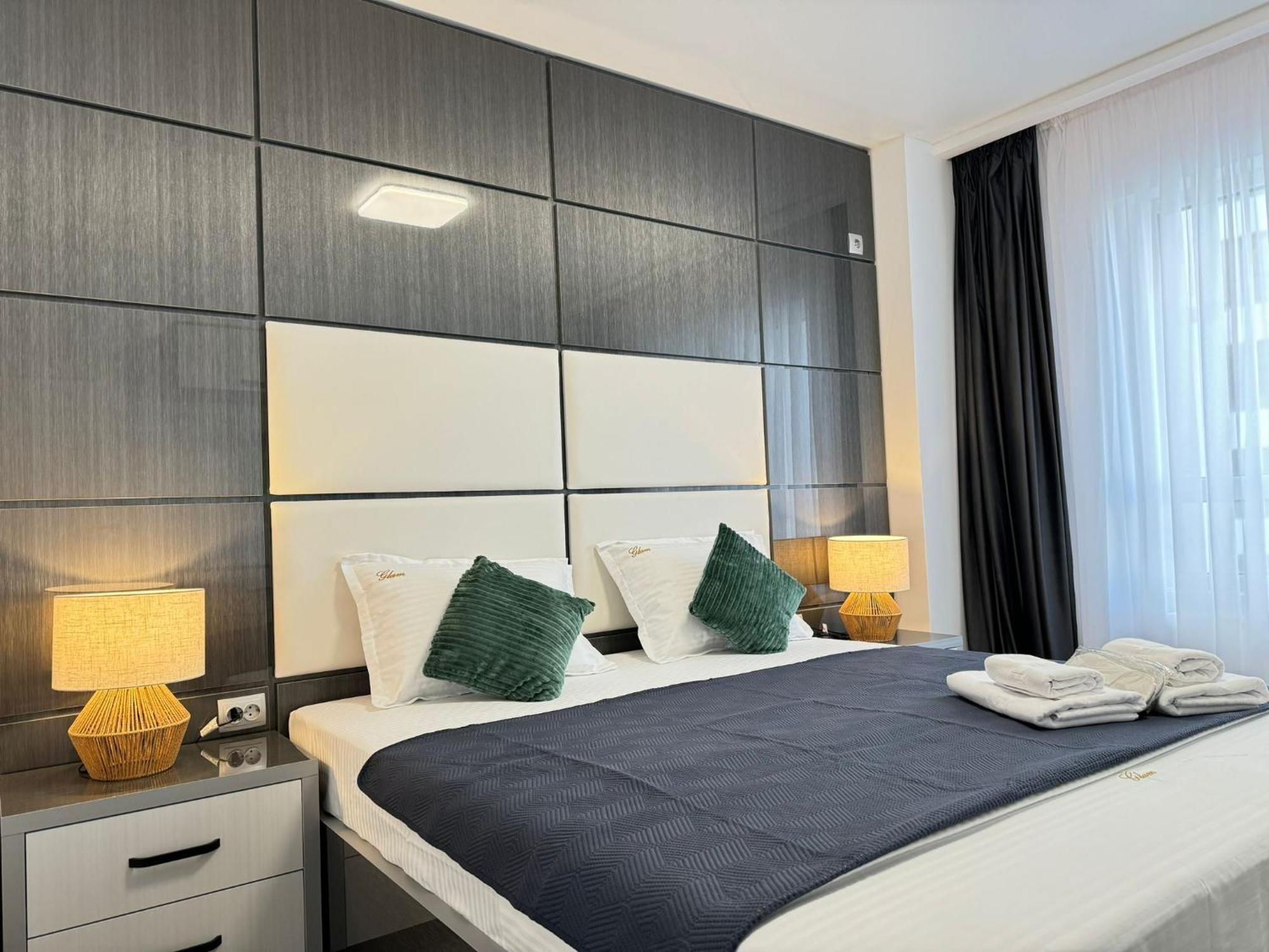 Luxury Glam Apartments Central Adress Bucuresti With Parking Exteriör bild