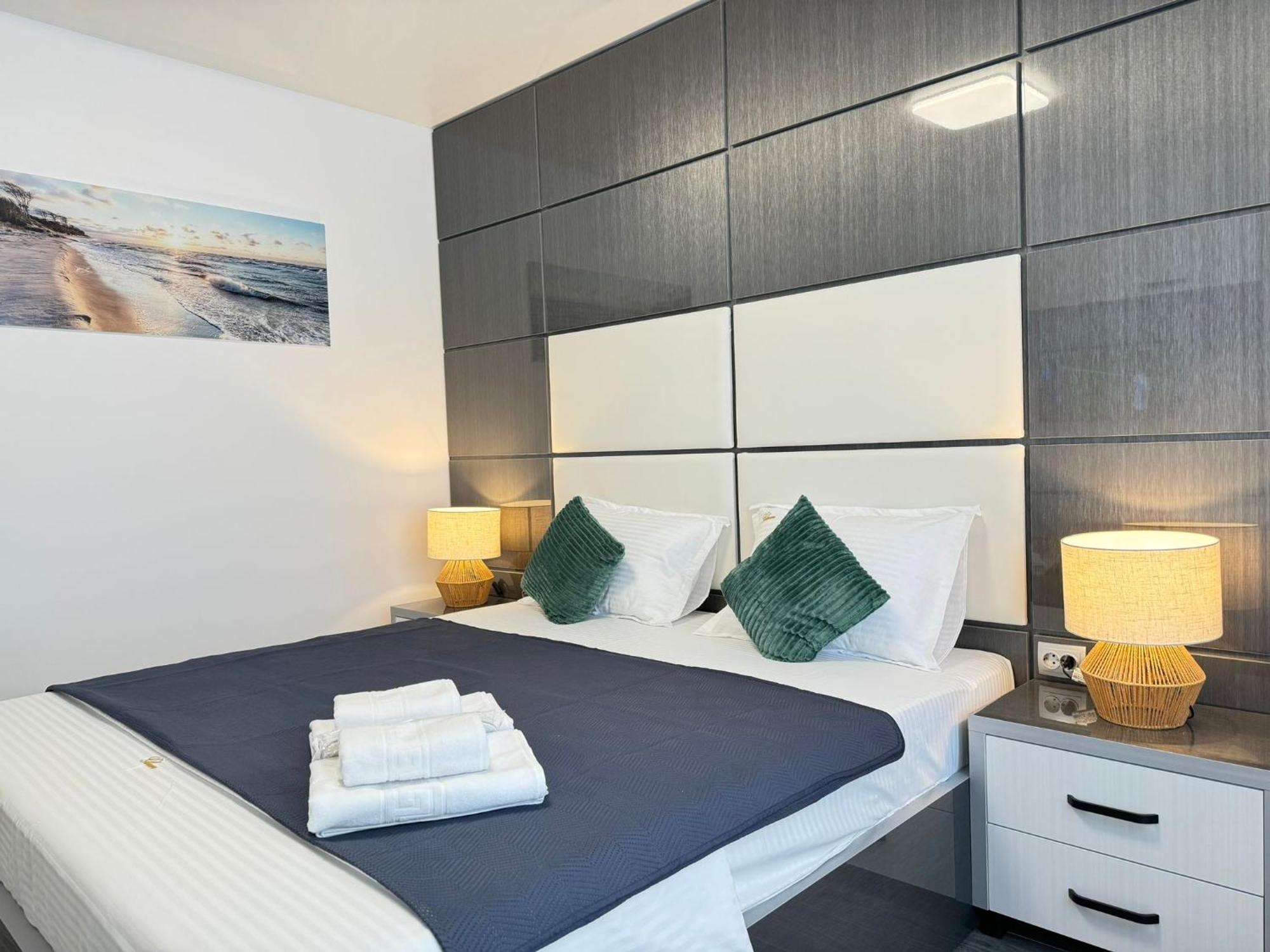 Luxury Glam Apartments Central Adress Bucuresti With Parking Exteriör bild